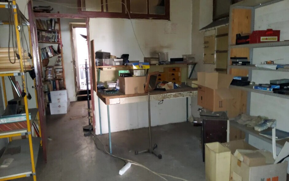 44 Boulevard Du Portalet, Saint-Ambroix for sale - Building Photo - Image 3 of 3