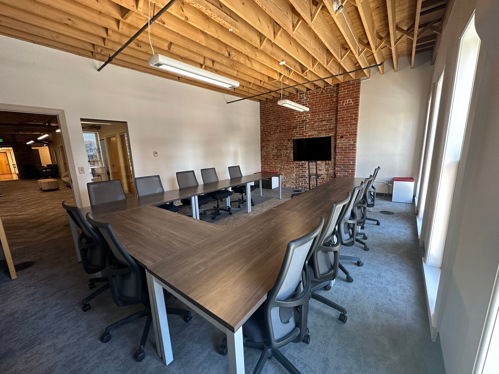 1512 Curtis St, Denver, CO to rent Interior Photo- Image 1 of 4