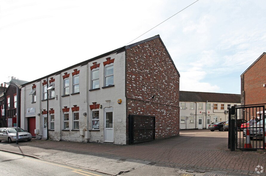 Higham Rd, Chesham for sale - Primary Photo - Image 1 of 1