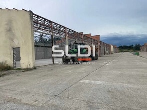 Light Industrial in Rillieux-la-Pape to rent Building Photo- Image 1 of 2