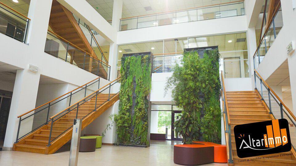 Office in Chartres to rent Lobby- Image 1 of 8