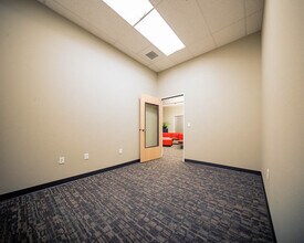 223 Commercial St NE, Salem, OR for rent Interior Photo- Image 1 of 1