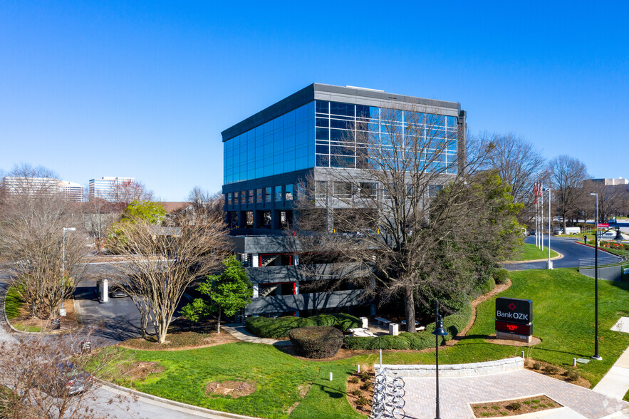 3333 Riverwood Pky, Atlanta, GA for rent - Building Photo - Image 3 of 14