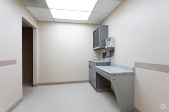 6565 E Carondelet Dr, Tucson, AZ to rent Interior Photo- Image 2 of 6