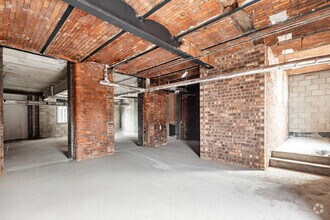 Water St, Stockport for rent Interior Photo- Image 1 of 3