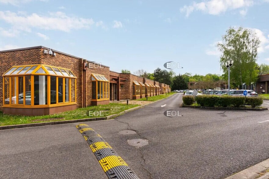 Light Industrial in Croissy-Beaubourg to rent - Building Photo - Image 3 of 13