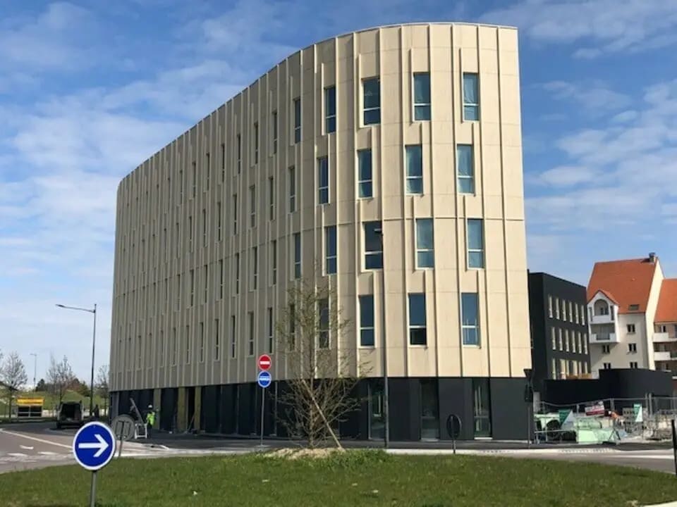 Vente Bureaux 694 m² - Photo 1