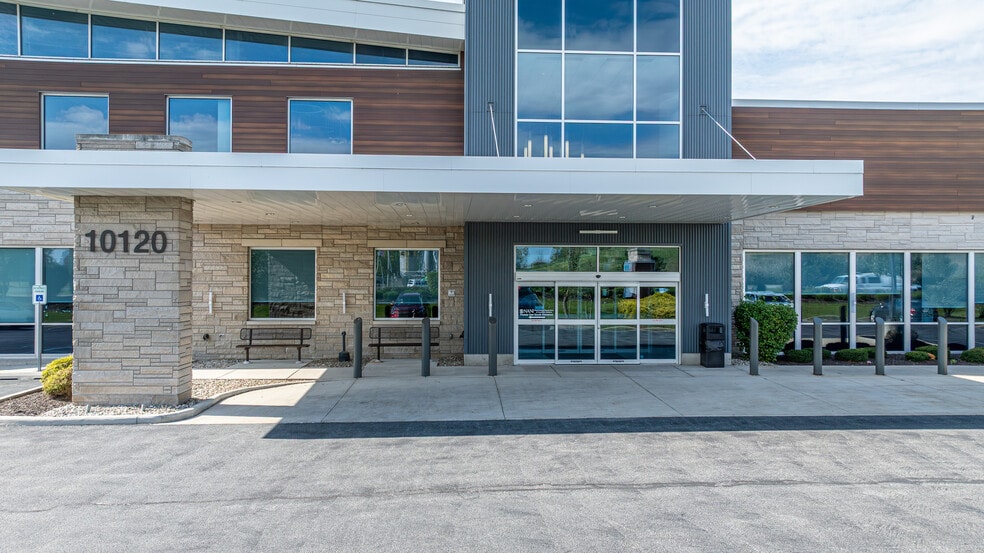 10120 Calumet Ave, Munster, IN to rent - Building Photo - Image 2 of 17