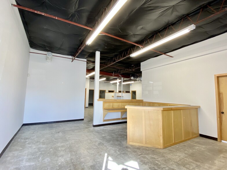 217 N Rupert St, Fort Worth, TX for rent - Lobby - Image 3 of 10