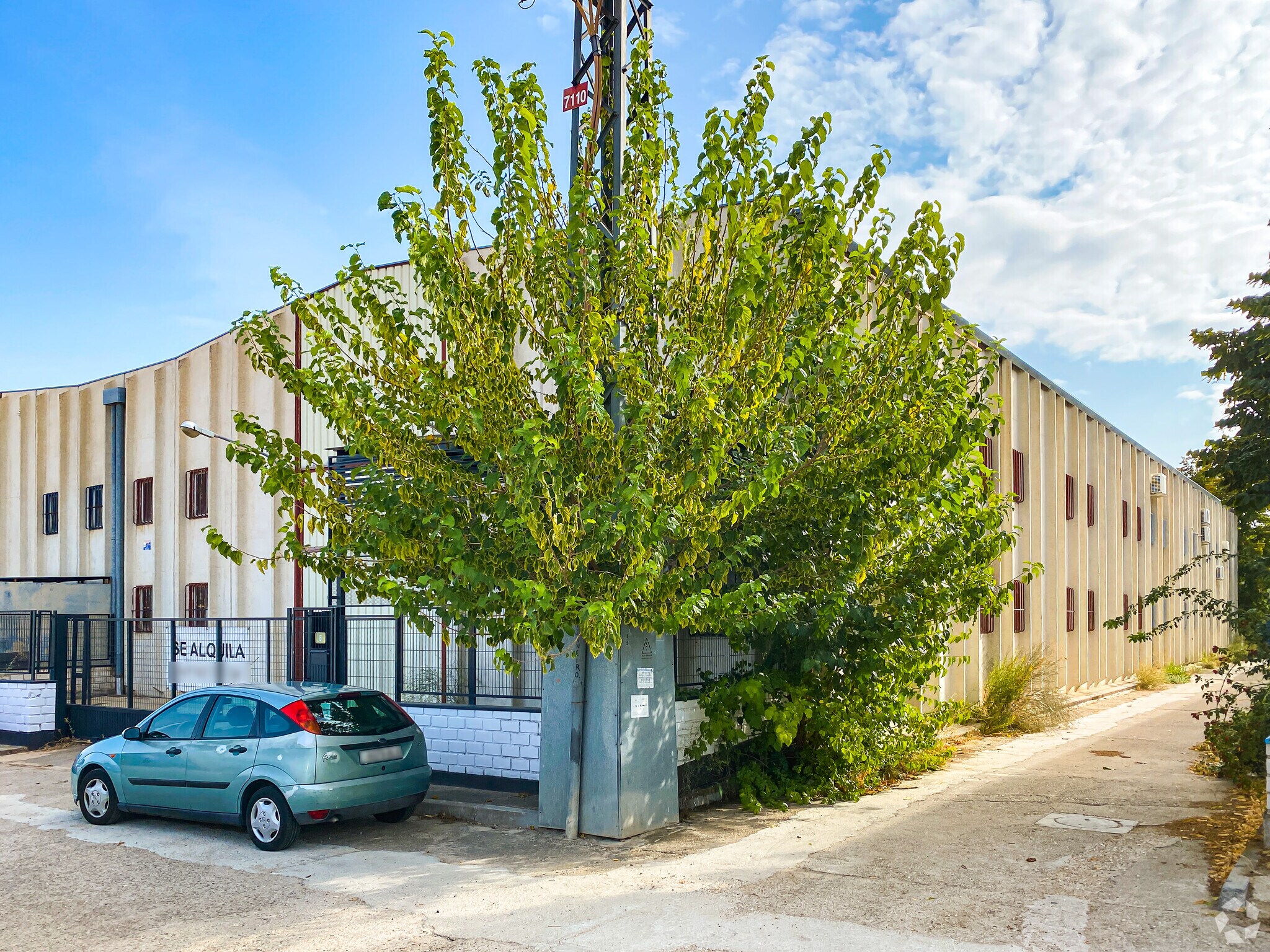 Industrial in Algete, Madrid to rent Primary Photo- Image 1 of 6