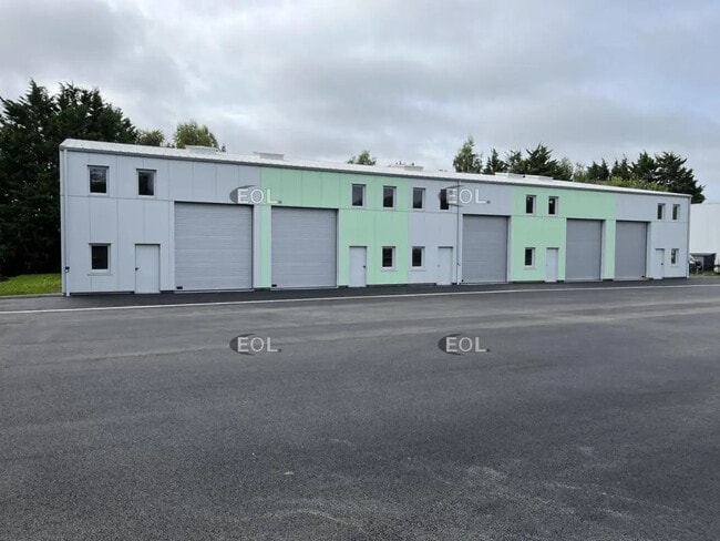Vente Local d'activités 211 m² à 637 m²
