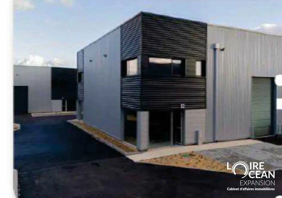 Light Industrial in Nantes for sale Building Photo- Image 1 of 5