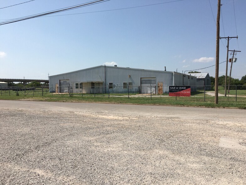 3224 Industrial Dr, Wichita Falls, TX for sale - Building Photo - Image 2 of 16