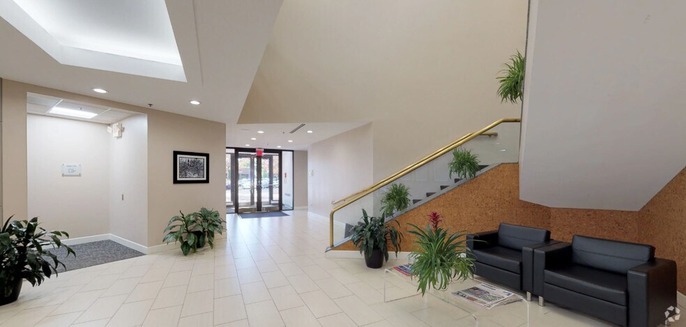 103 Morgan Ln, Plainsboro, NJ to rent - Interior Photo - Image 1 of 8