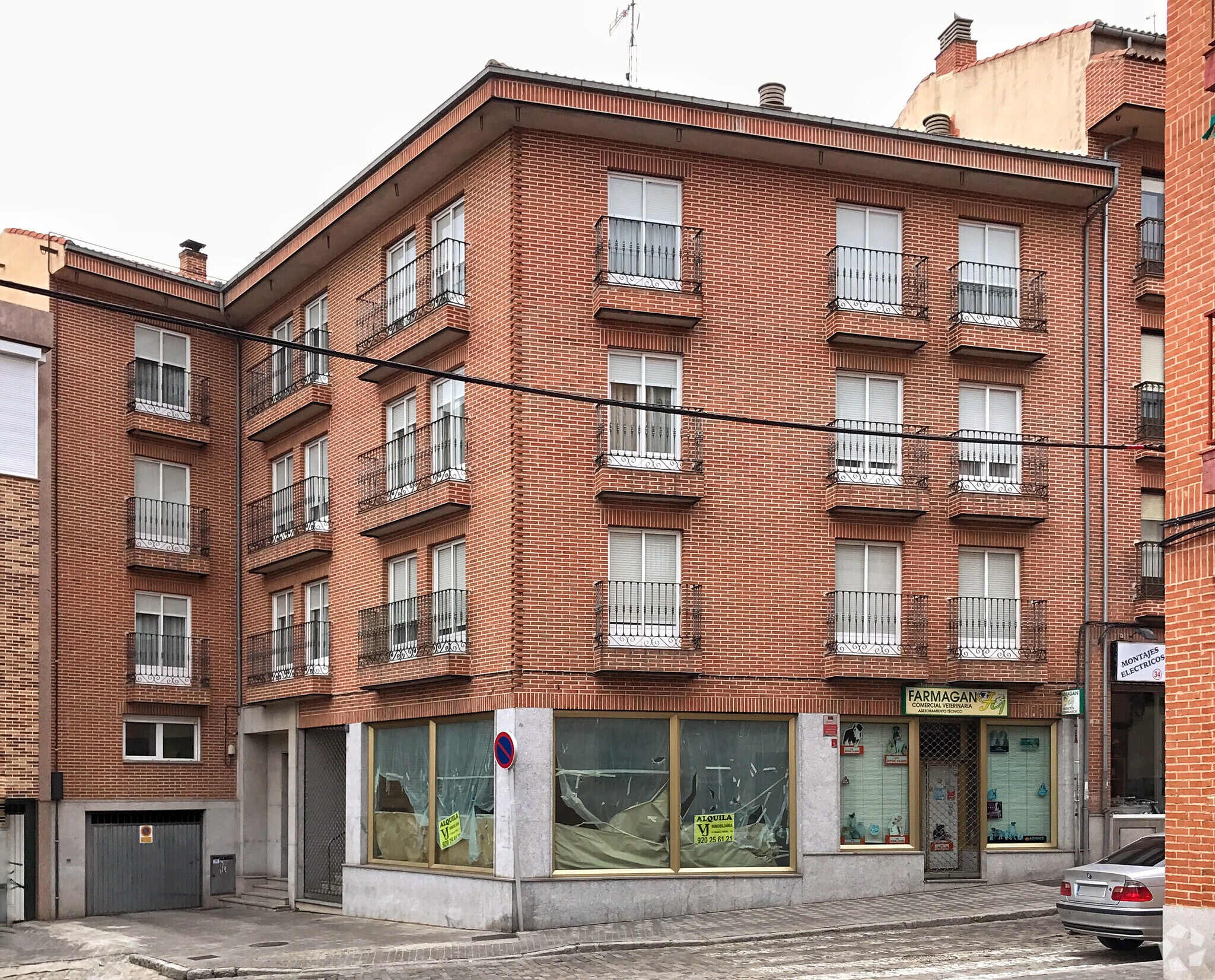 Retail in Ávila, Ávila to rent Primary Photo- Image 1 of 3