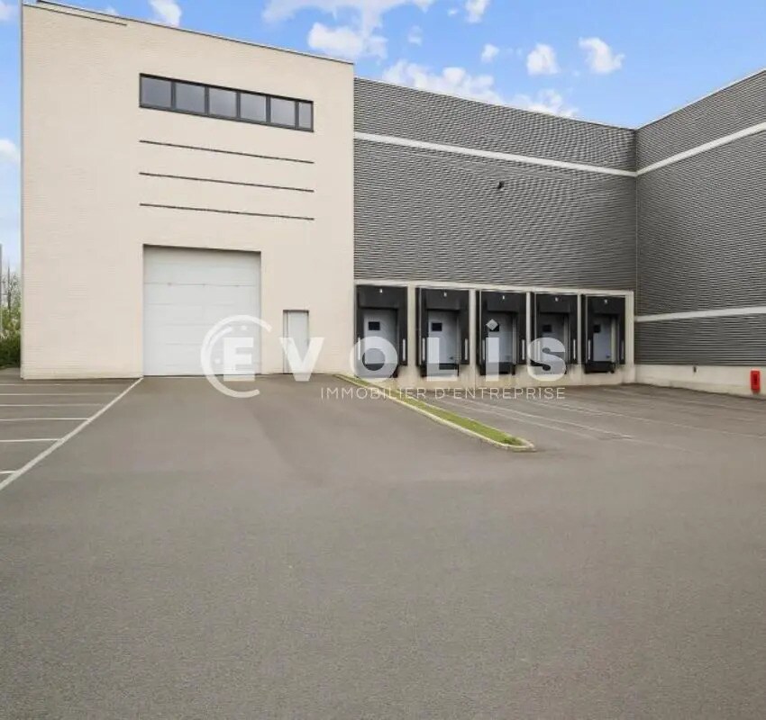 41 Avenue Gaston Roussel, Romainville to rent Primary Photo- Image 1 of 8
