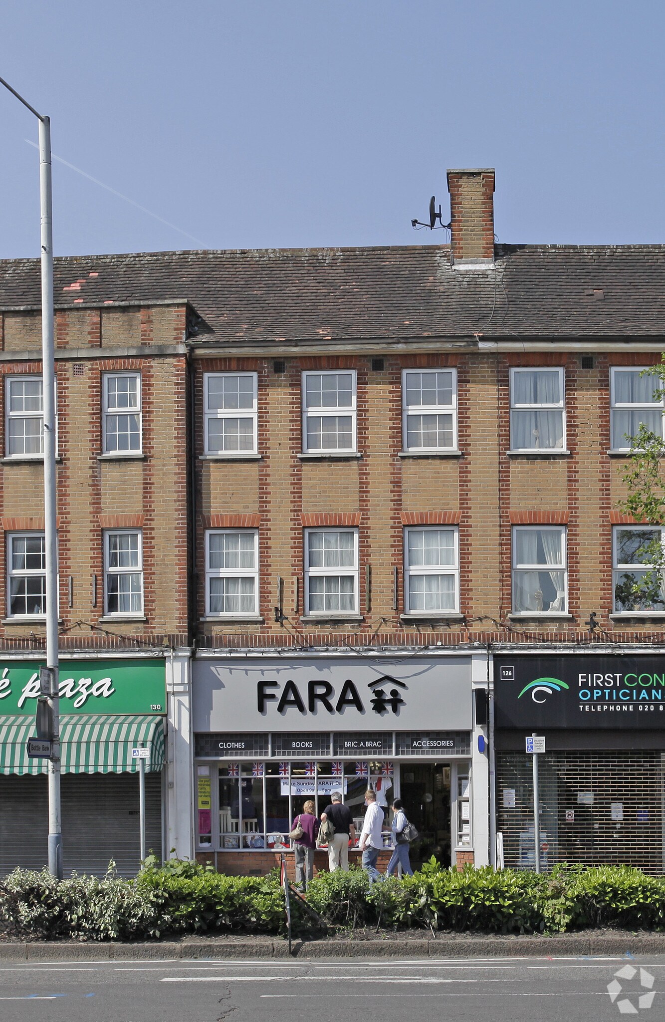 128 Field End Rd, Pinner for sale Primary Photo- Image 1 of 1