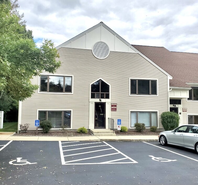 82 Palomino Ln, Bedford, NH 03110 UK