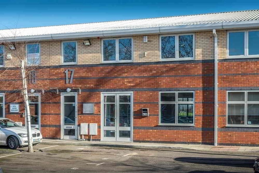 Chapel Mill Rd, Kingston Upon Thames to rent - Building Photo - Image 2 of 6