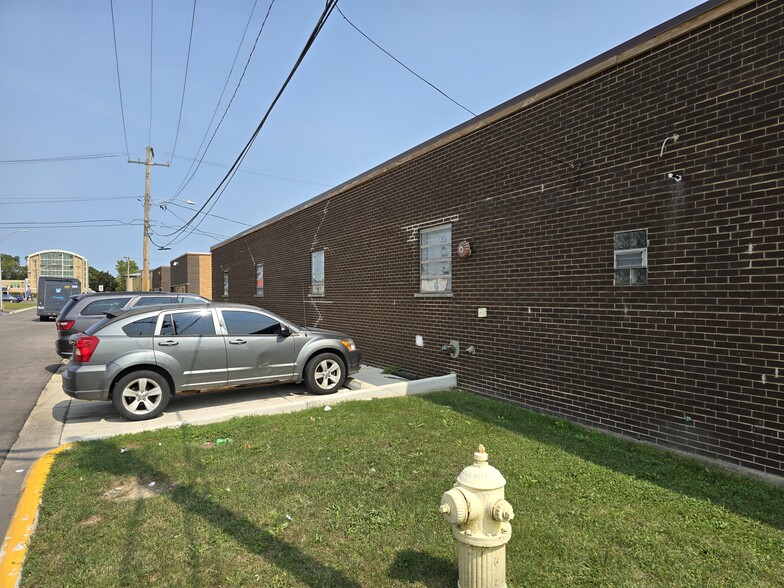 921 Main St, Melrose Park, IL for rent - Building Photo - Image 3 of 5