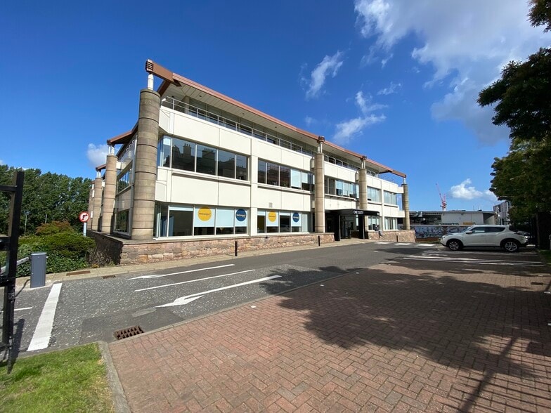 160 Dundee St, Edinburgh to rent - Building Photo - Image 2 of 3