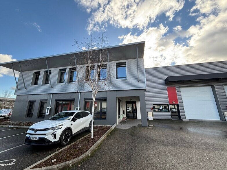 Light Industrial in Saint-Priest to rent - Building Photo - Image 2 of 13