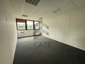 Office in Bordeaux for sale Interior Photo- Image 2 of 4