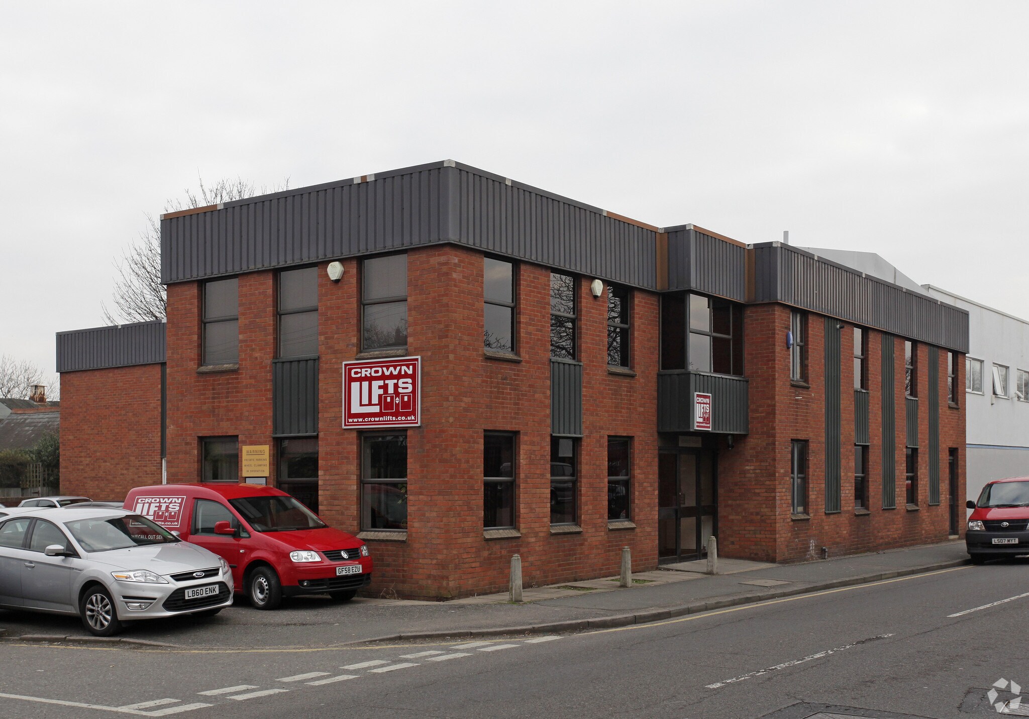 33 Farwig Ln, Bromley for sale Primary Photo- Image 1 of 1