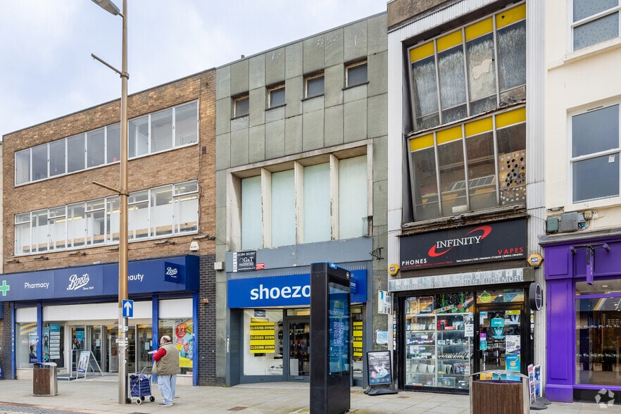 27 High St, Dudley to rent - Primary Photo - Image 1 of 2