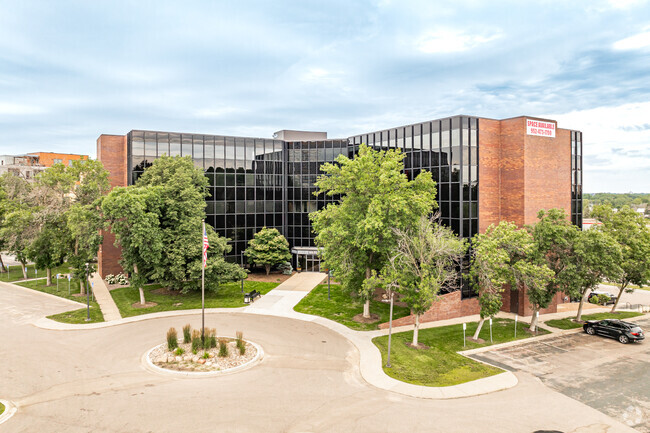 More details for 10650 Red Circle Dr, Minnetonka, MN - Office for Sale