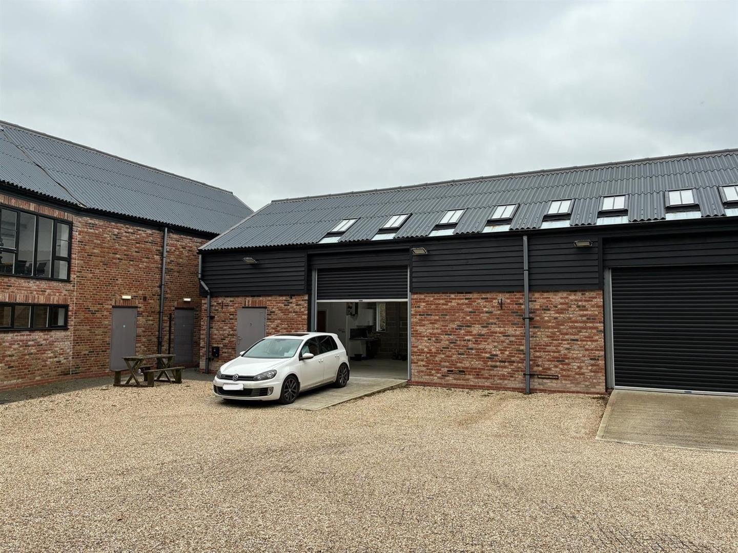 Lubbecke Way, Dorchester to rent Primary Photo- Image 1 of 4