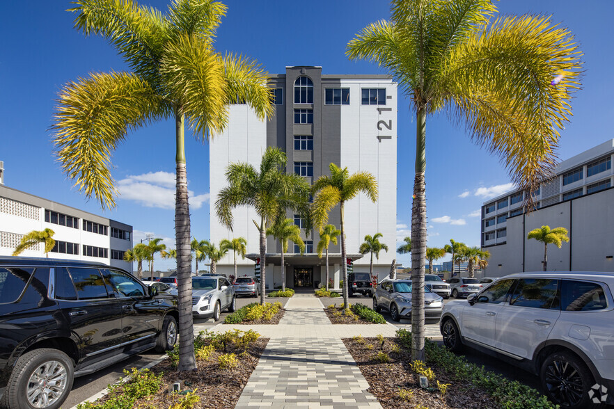 1211 N Westshore Blvd, Tampa, FL for rent - Building Photo - Image 3 of 7