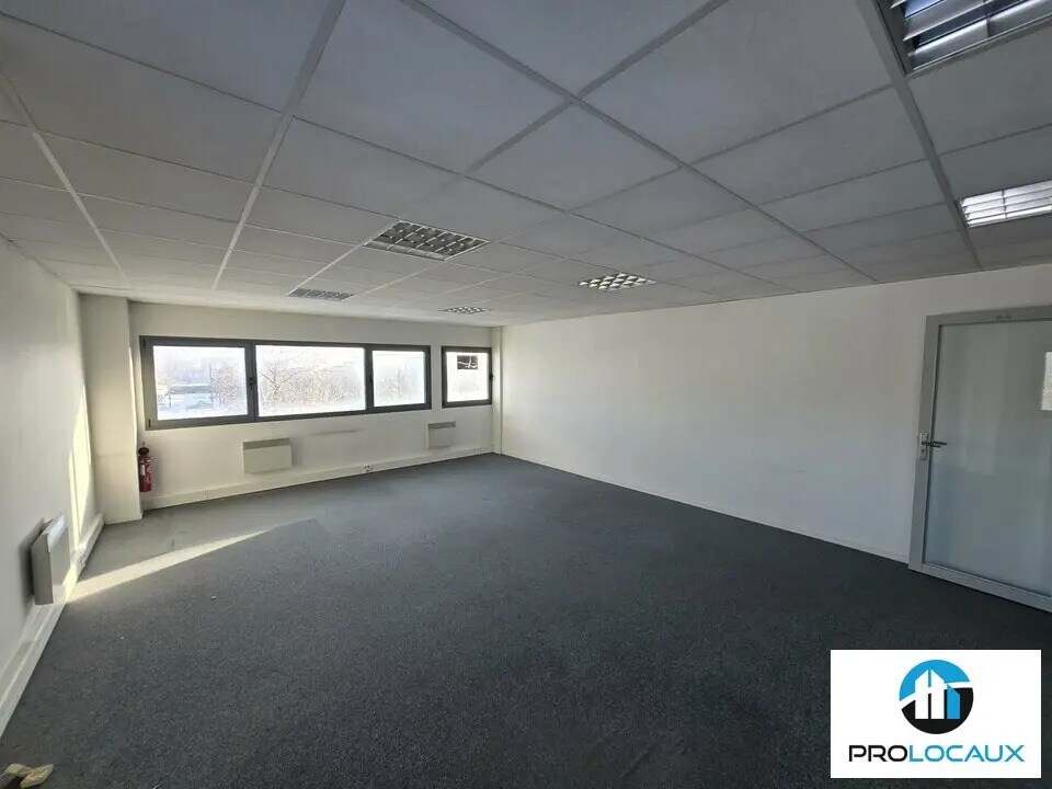 Office in Amiens to rent Interior Photo- Image 1 of 10