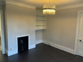 Cookham, Maidenhead to rent Building Photo- Image 2 of 11