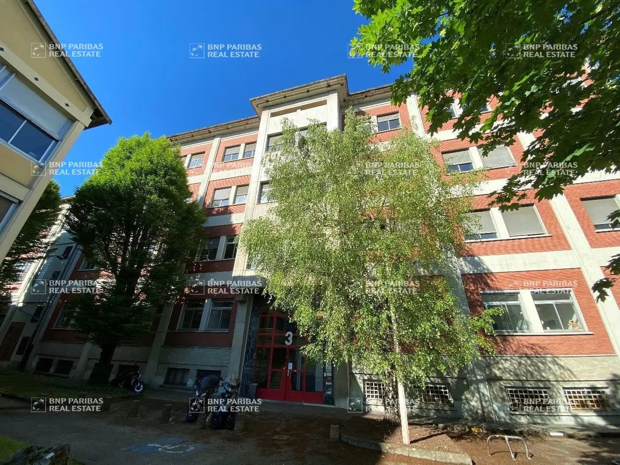 Office in Lyon to rent Building Photo- Image 1 of 12