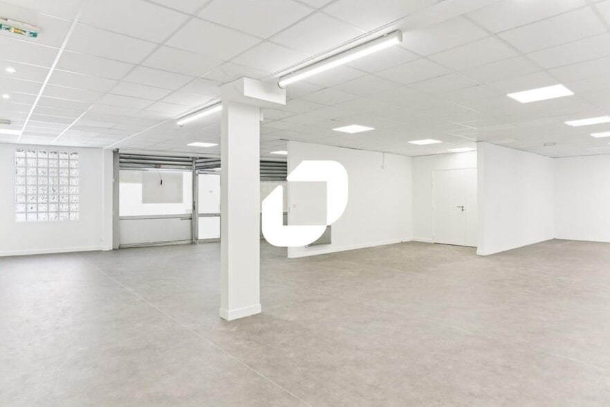 Office in Boulogne-Billancourt to rent - Interior Photo - Image 1 of 9