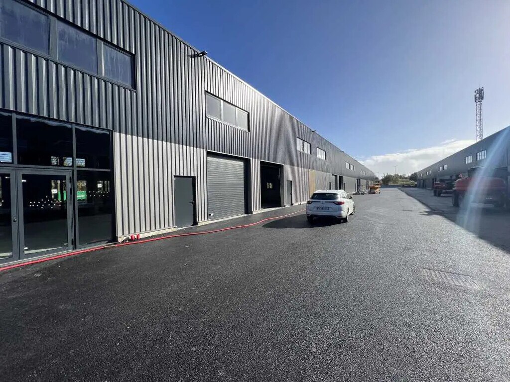 Location Local d'activités 209 m² à 7 370 m² - Photo 1