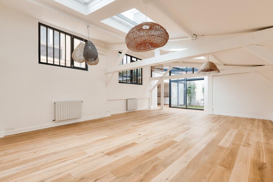Office in Paris for sale - Building Photo - Image 2 of 8