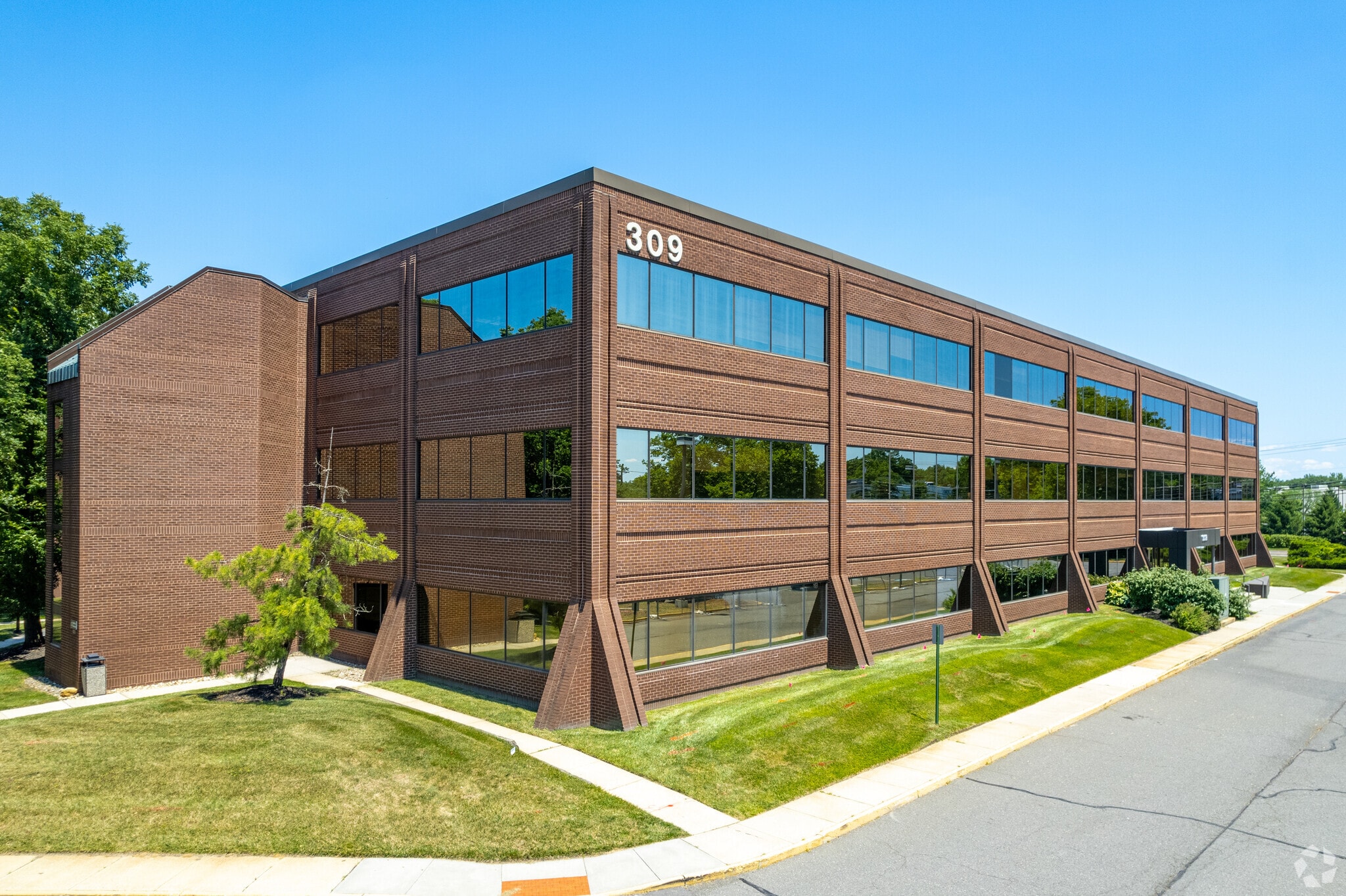 309 Fellowship Rd, Mount Laurel, NJ to rent Building Photo- Image 1 of 9