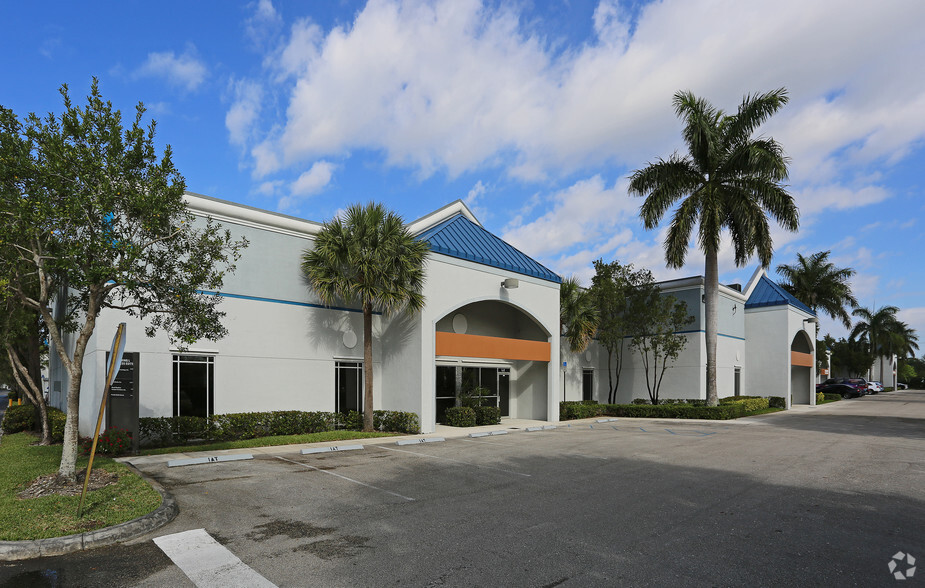 6601 Lyons Rd, Coconut Creek, FL for rent - Primary Photo - Image 1 of 4