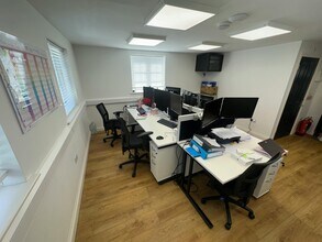 15A Bell Ln, Thame to rent Interior Photo- Image 2 of 4