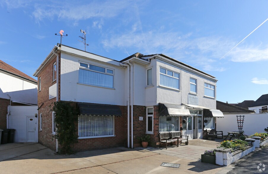 10 Saxby Ave, Skegness PE25 3JZ UK