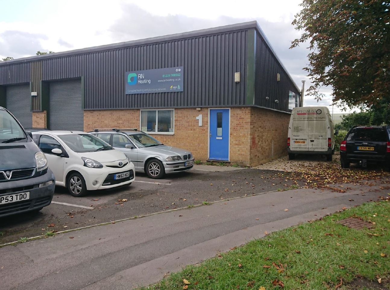 4 Lysander Rd, Melksham for sale Primary Photo- Image 1 of 1