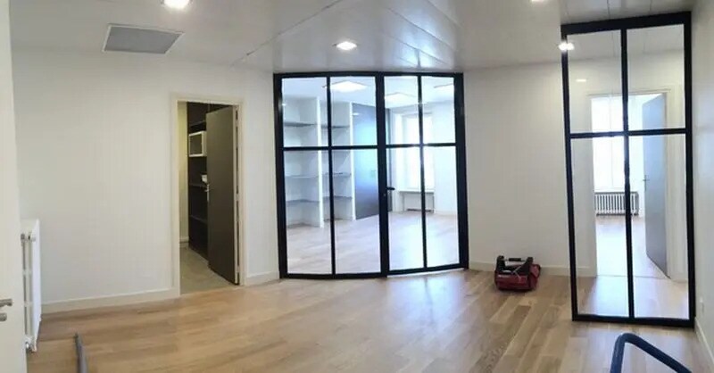 Location Bureaux 91 m² - Photo 1