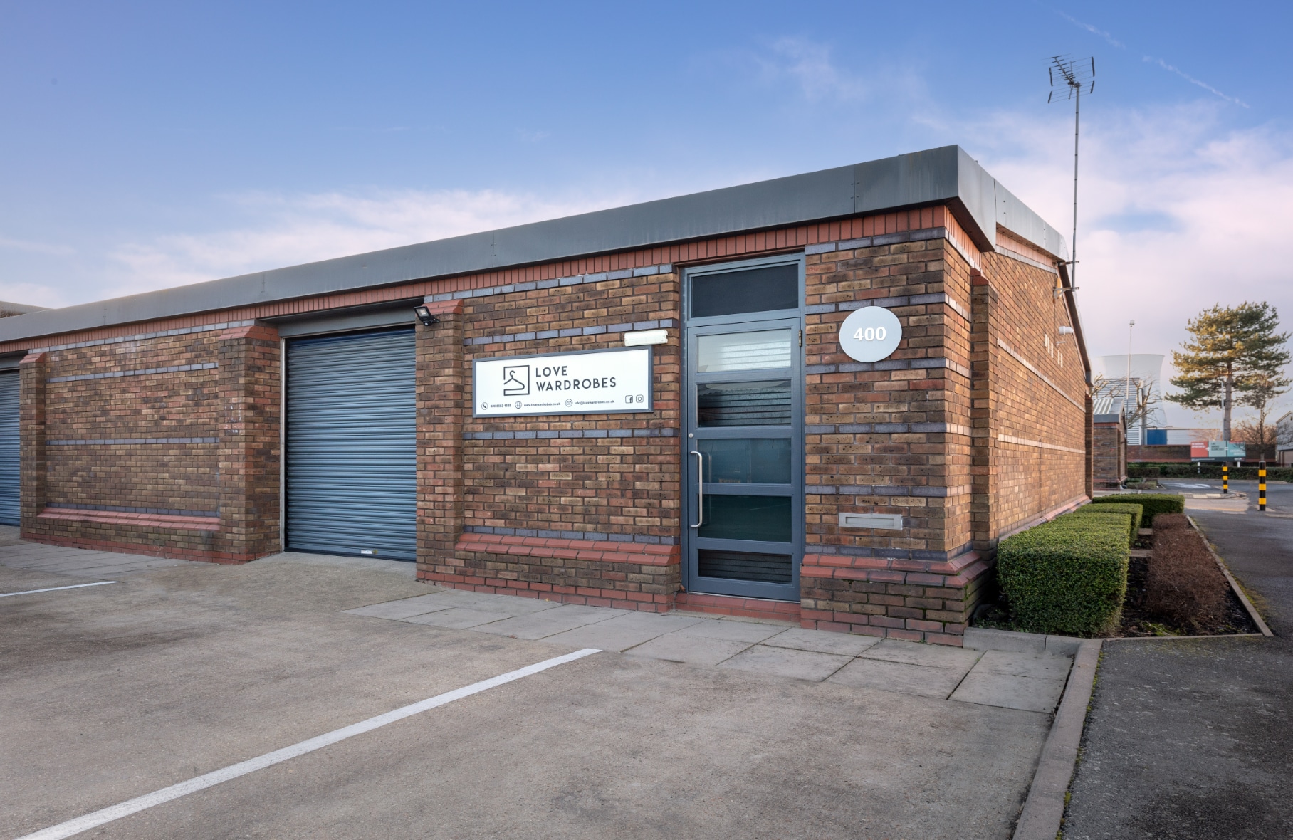 400 Montrose Ave, Slough to rent Building Photo- Image 1 of 2