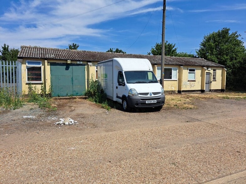 Moor Rd, Great Staughton to rent - Building Photo - Image 2 of 2