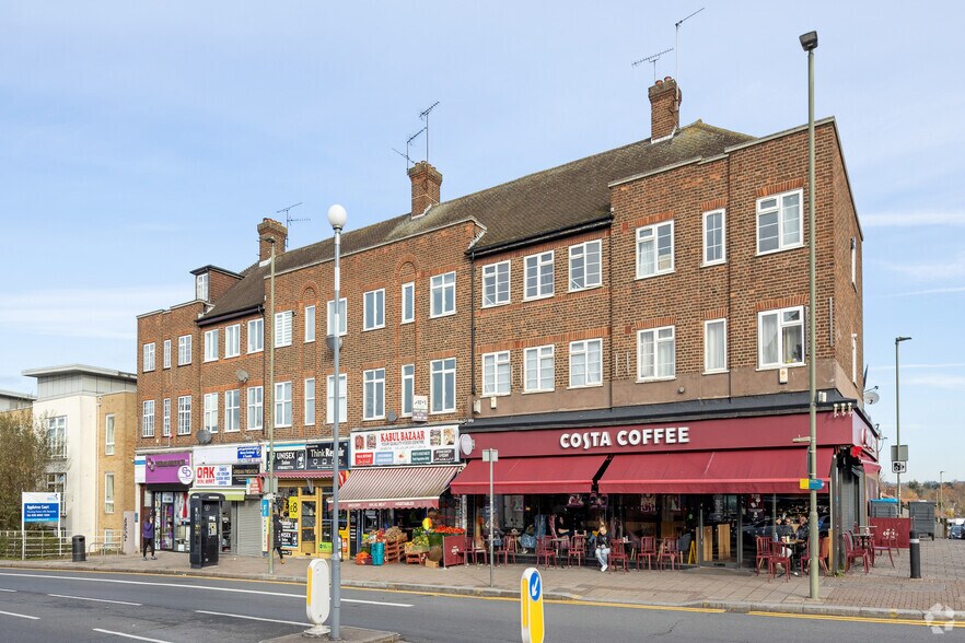 146-156 Burnt Oak Broa, Edgware for sale - Primary Photo - Image 1 of 1