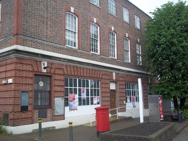 More details for 92 Station Rd, West Wickham - Retail to Rent