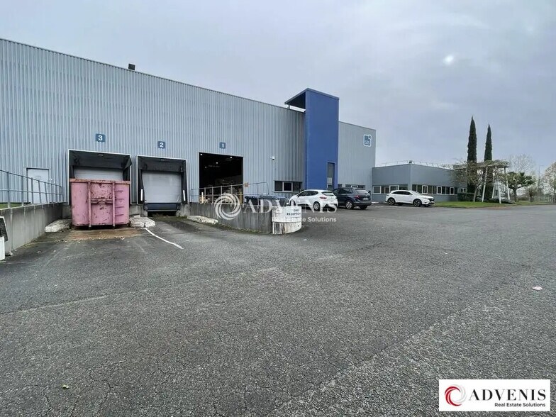 Light Industrial in Blanquefort to rent - Building Photo - Image 1 of 8