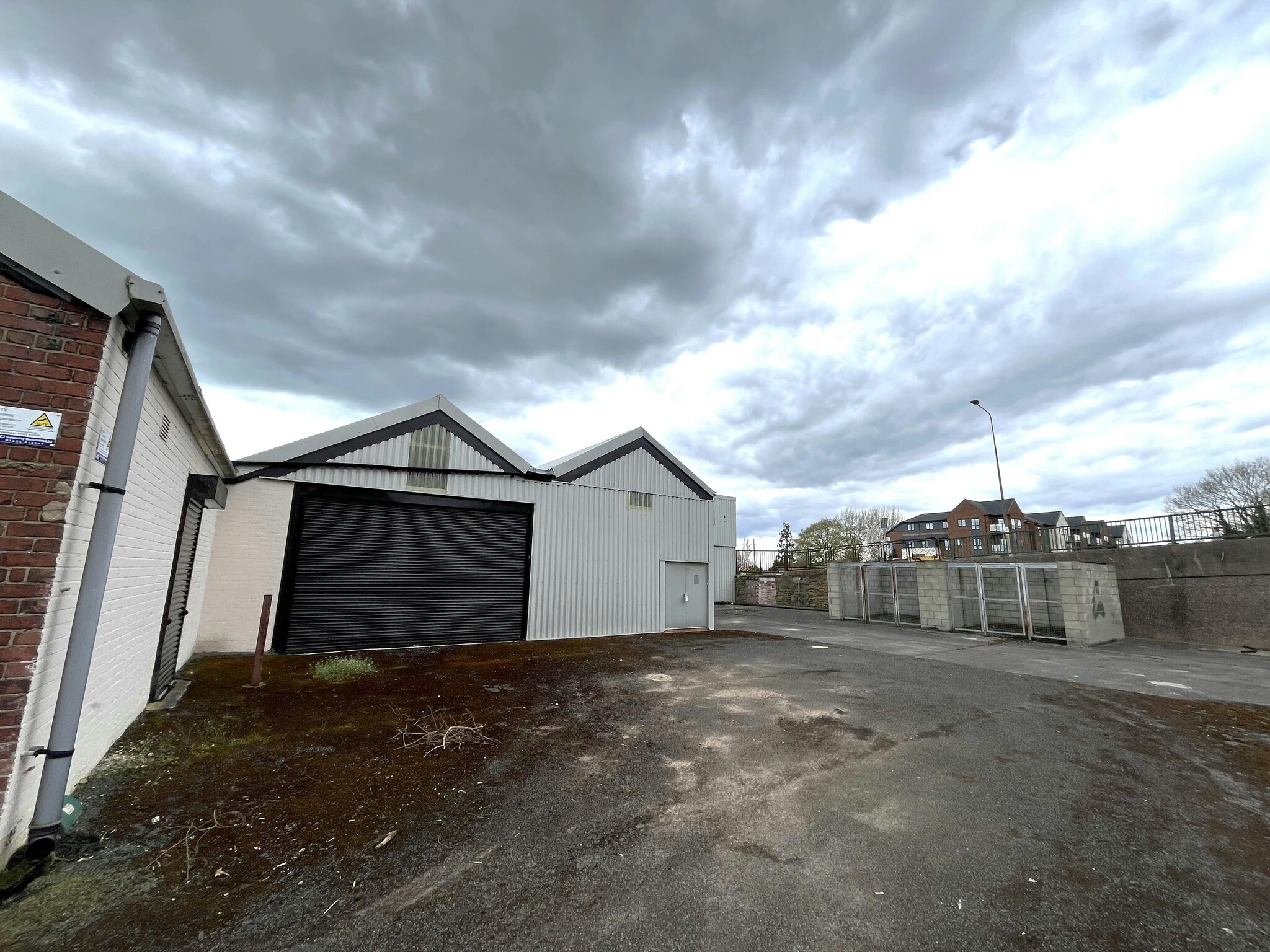 Union Rd, Macclesfield to rent Building Photo- Image 1 of 3
